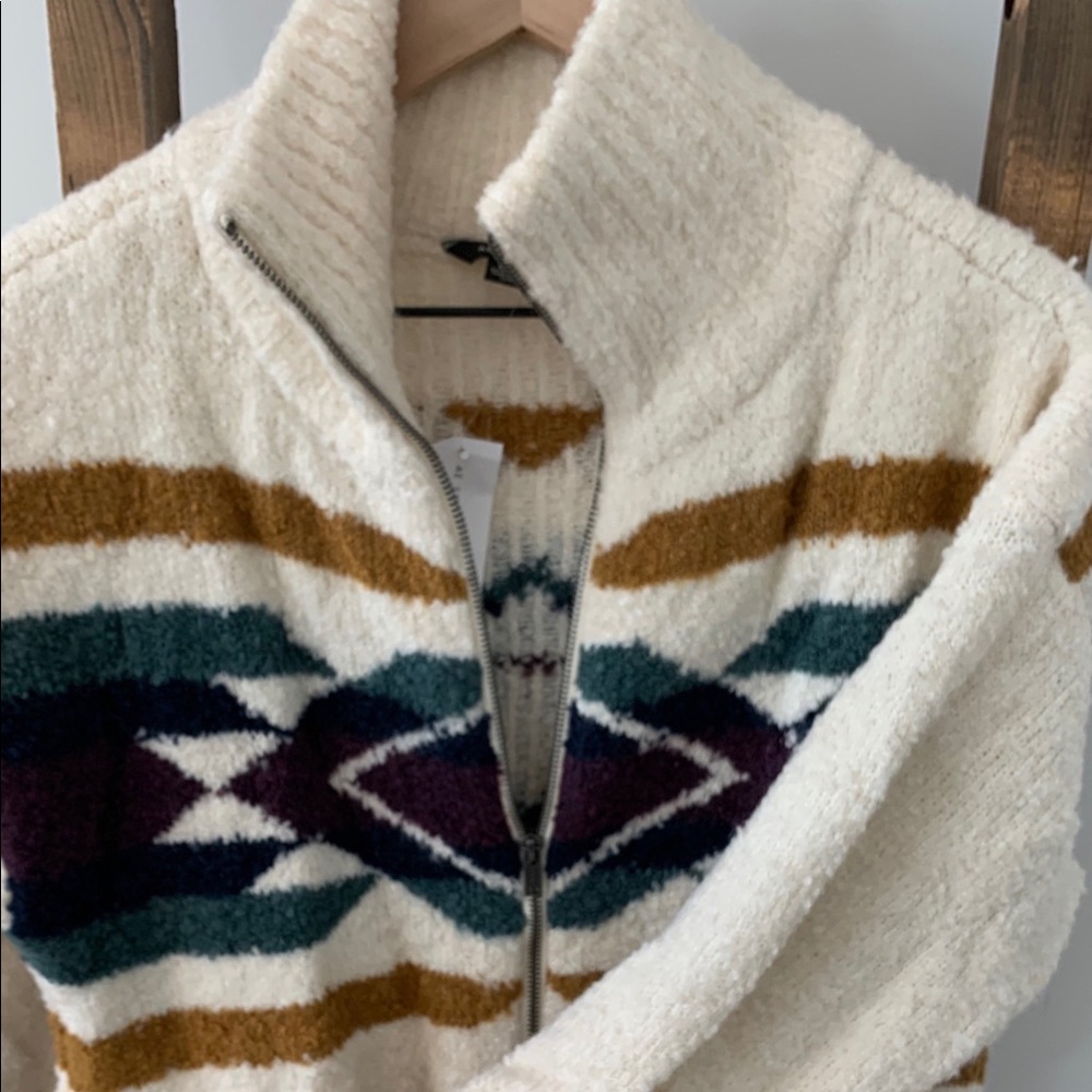 NWT  AE STUDIO FUZZY ZIP UP SWEATER